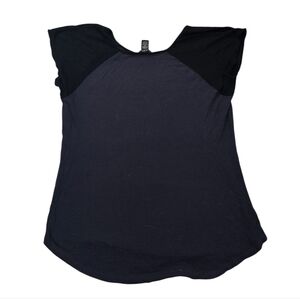 Rue21 periwinkle and black short sleeve ribbed t-shirt, L. EUC.